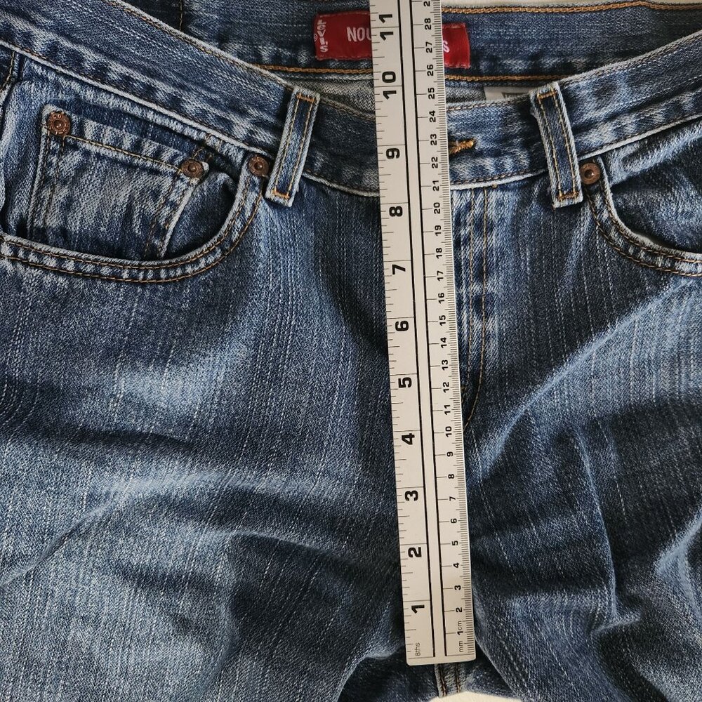 Levis Nouveau Jeans Womens Size 8 Miss Mid Rise Cropped Denim Pants - Picture 10 of 14